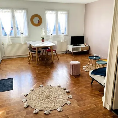 Appart, Chantier Naval, Très Cosy Et Vintage * Saint-Nazaire (Loire-Atlantique)